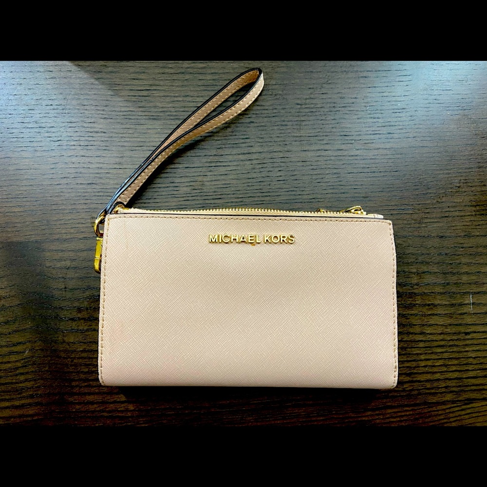 Michael Kors wristlet